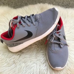 Nike Roshe Golf Shoes Gray Black Size 7 Lightweight Golf Sneaker